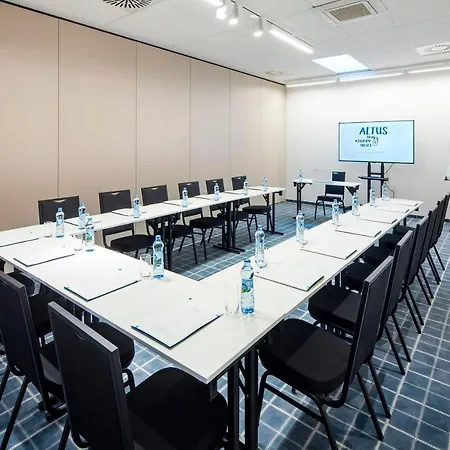 Altus Old Town - Destigo 3* Poznan