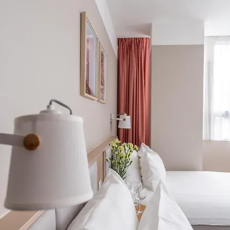 Altus Old Town - Destigo Hotell Poznań