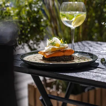 Otel Altus Old Town - Destigo